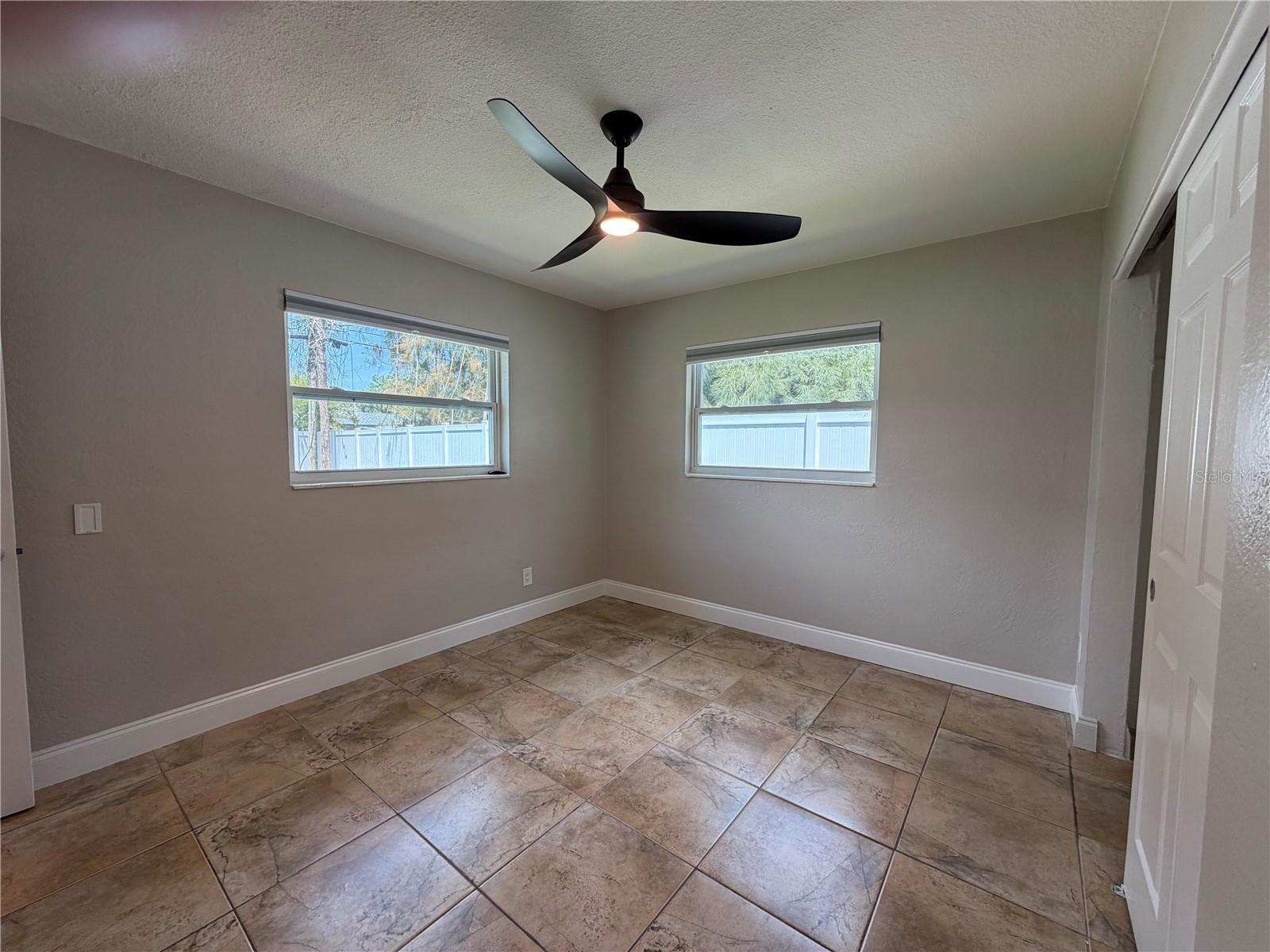 4185 BARRACUDA DR SE