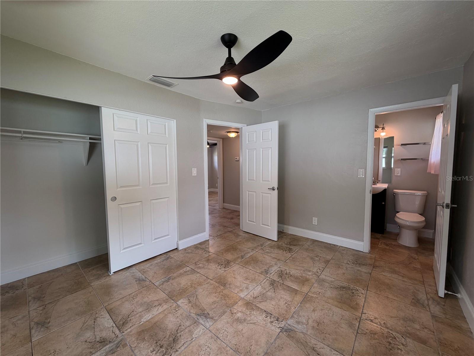 4185 BARRACUDA DR SE