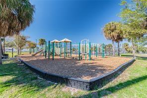 3748 MANATEE DR SE