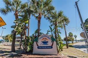 3996 NEPTUNE DR SE