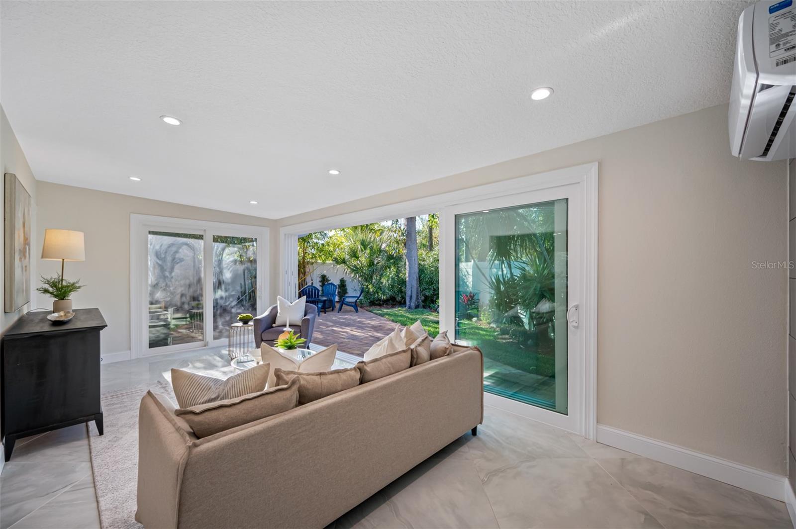 4291 NEPTUNE DR SE