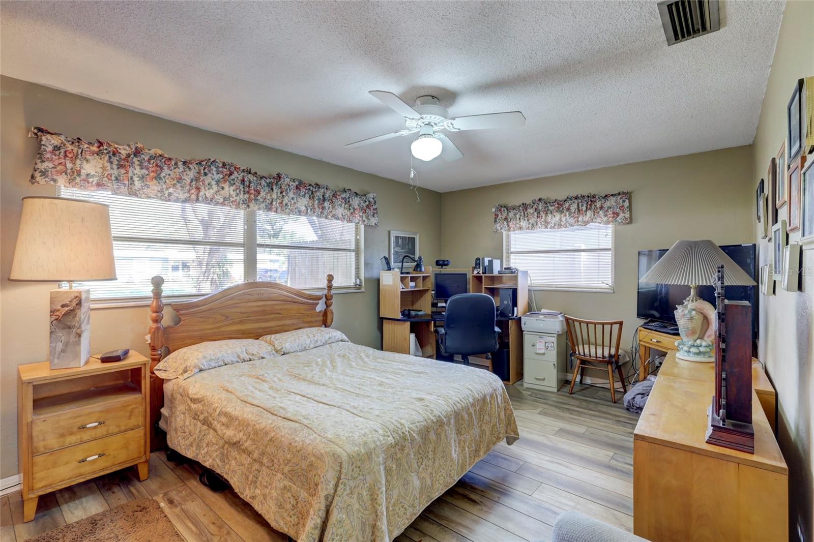 4029 POMPANO DR SE