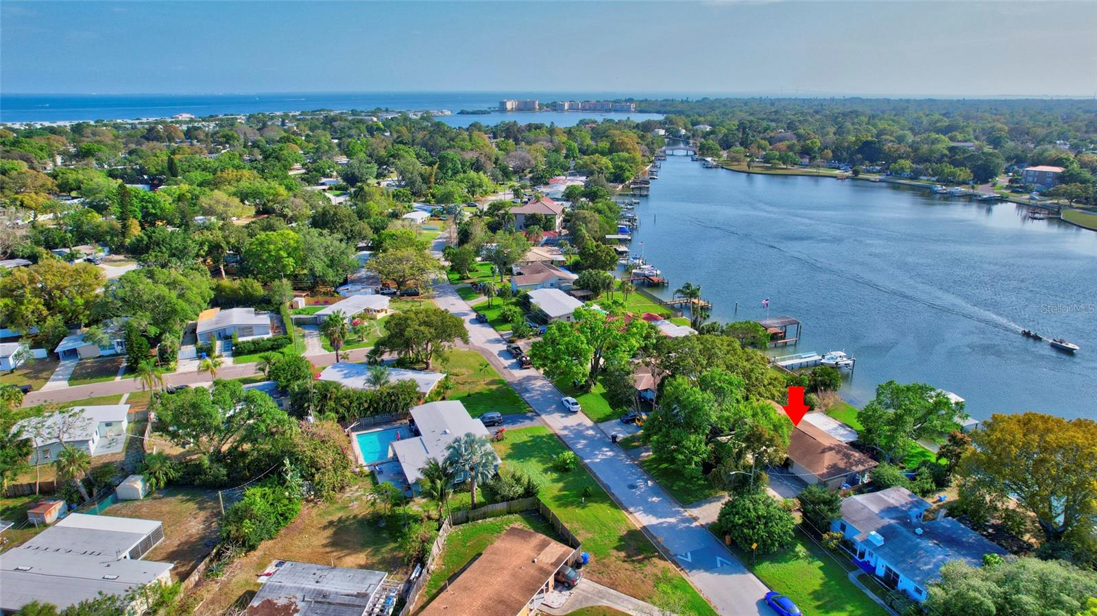 4029 POMPANO DR SE