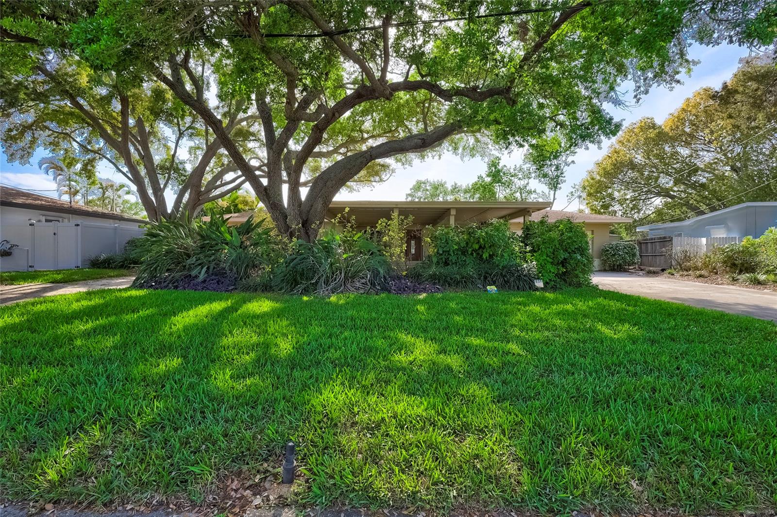 4029 POMPANO DR SE
