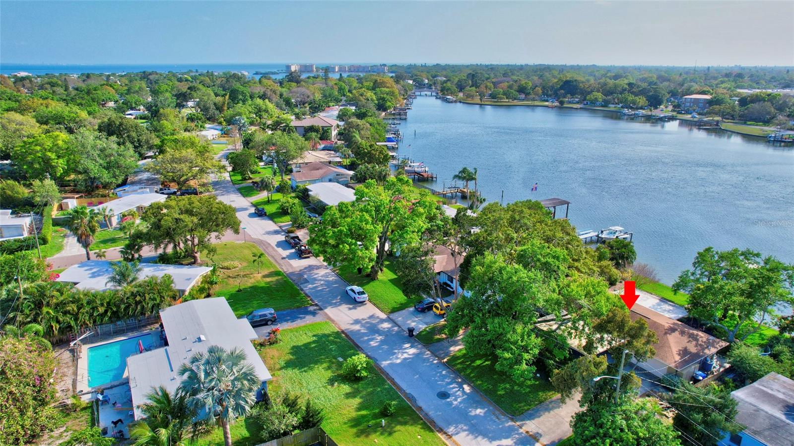 4029 POMPANO DR SE