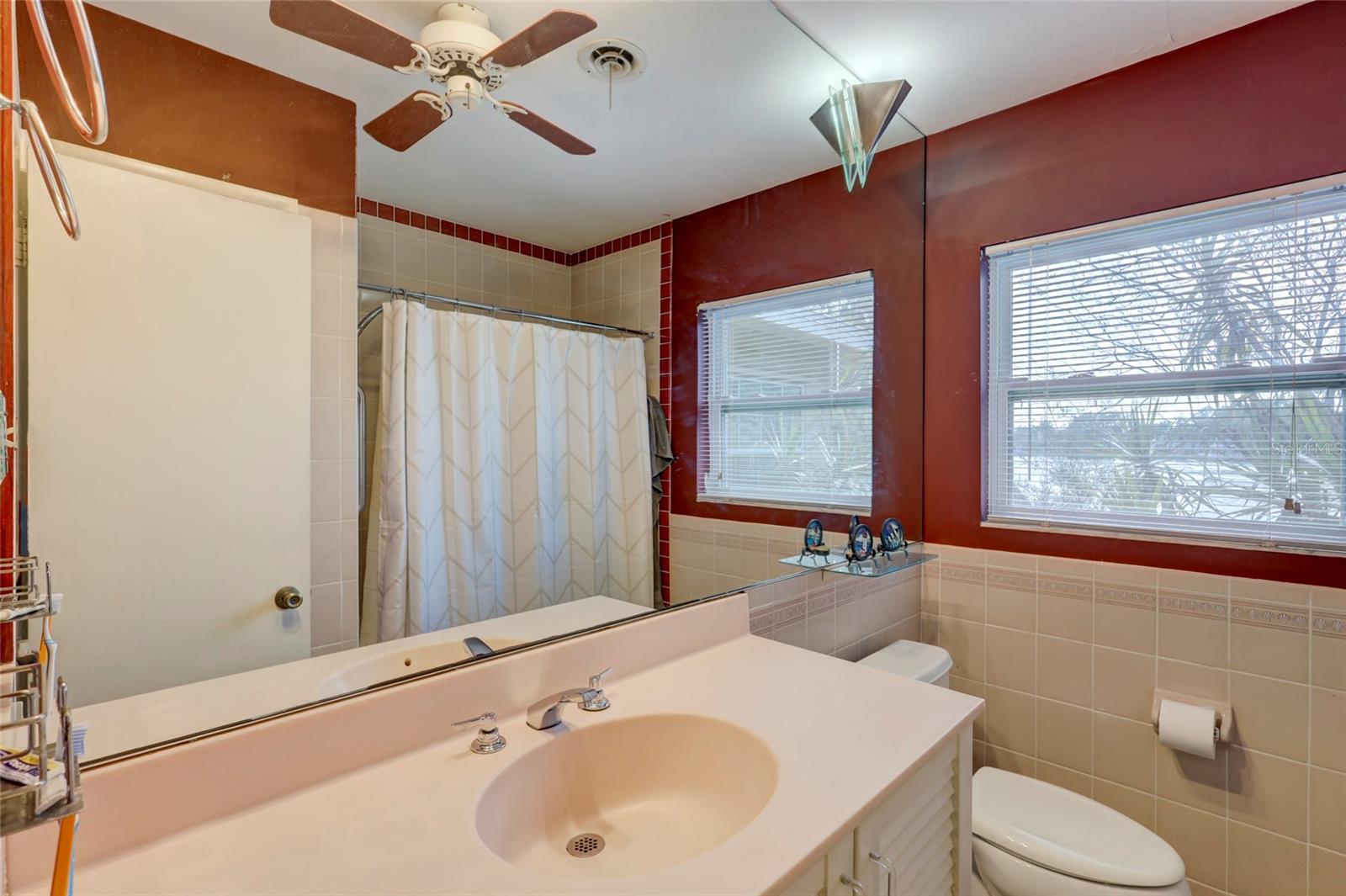 4029 POMPANO DR SE