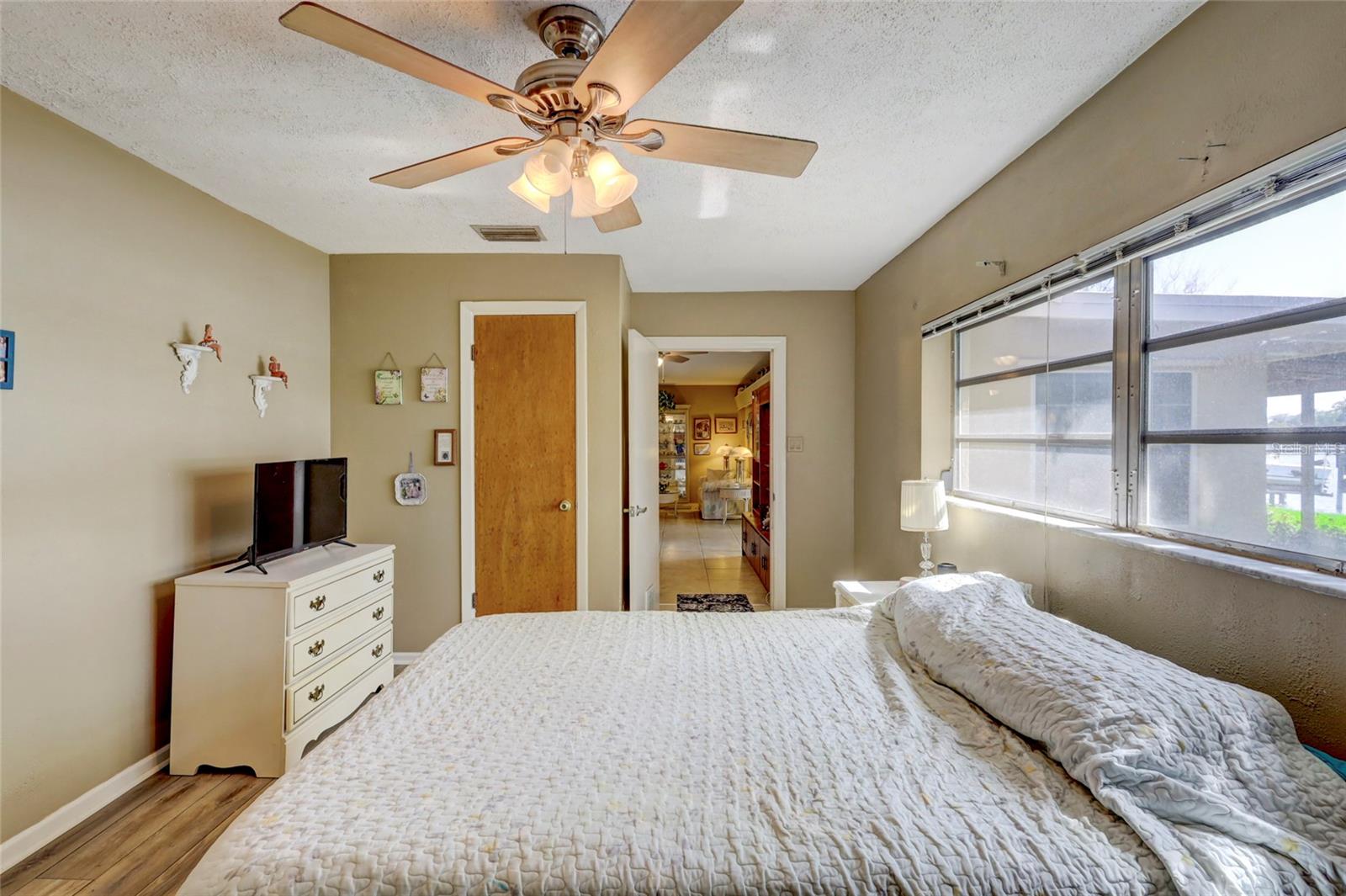 4029 POMPANO DR SE