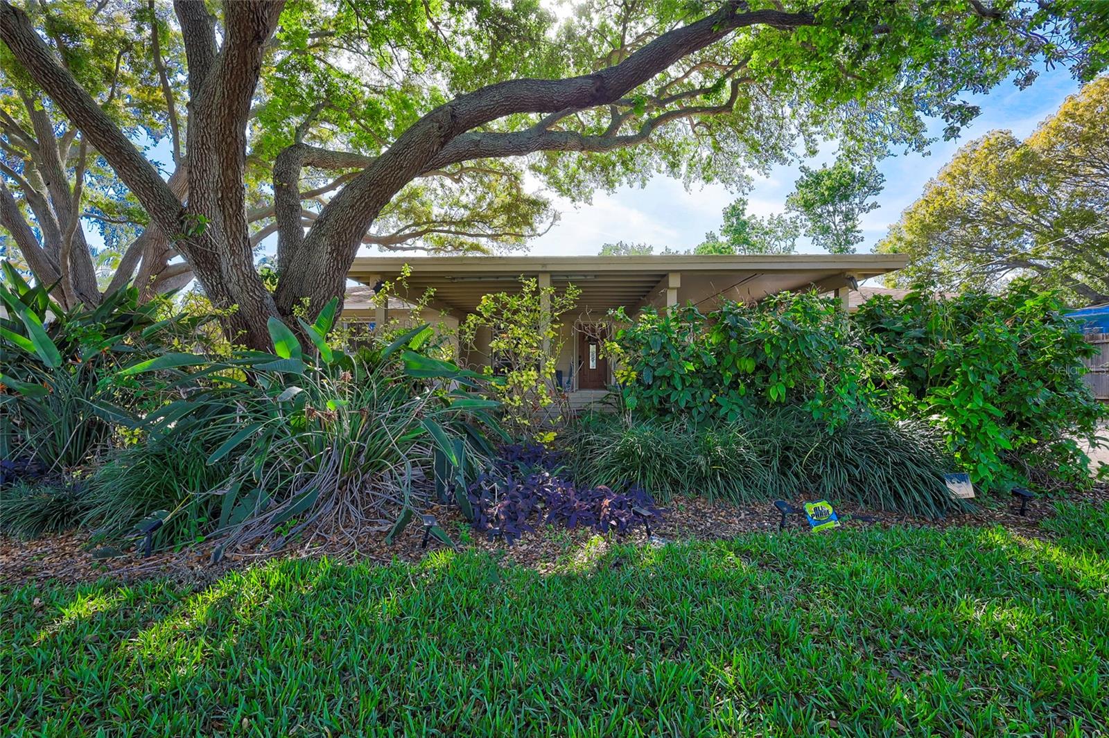 4029 POMPANO DR SE