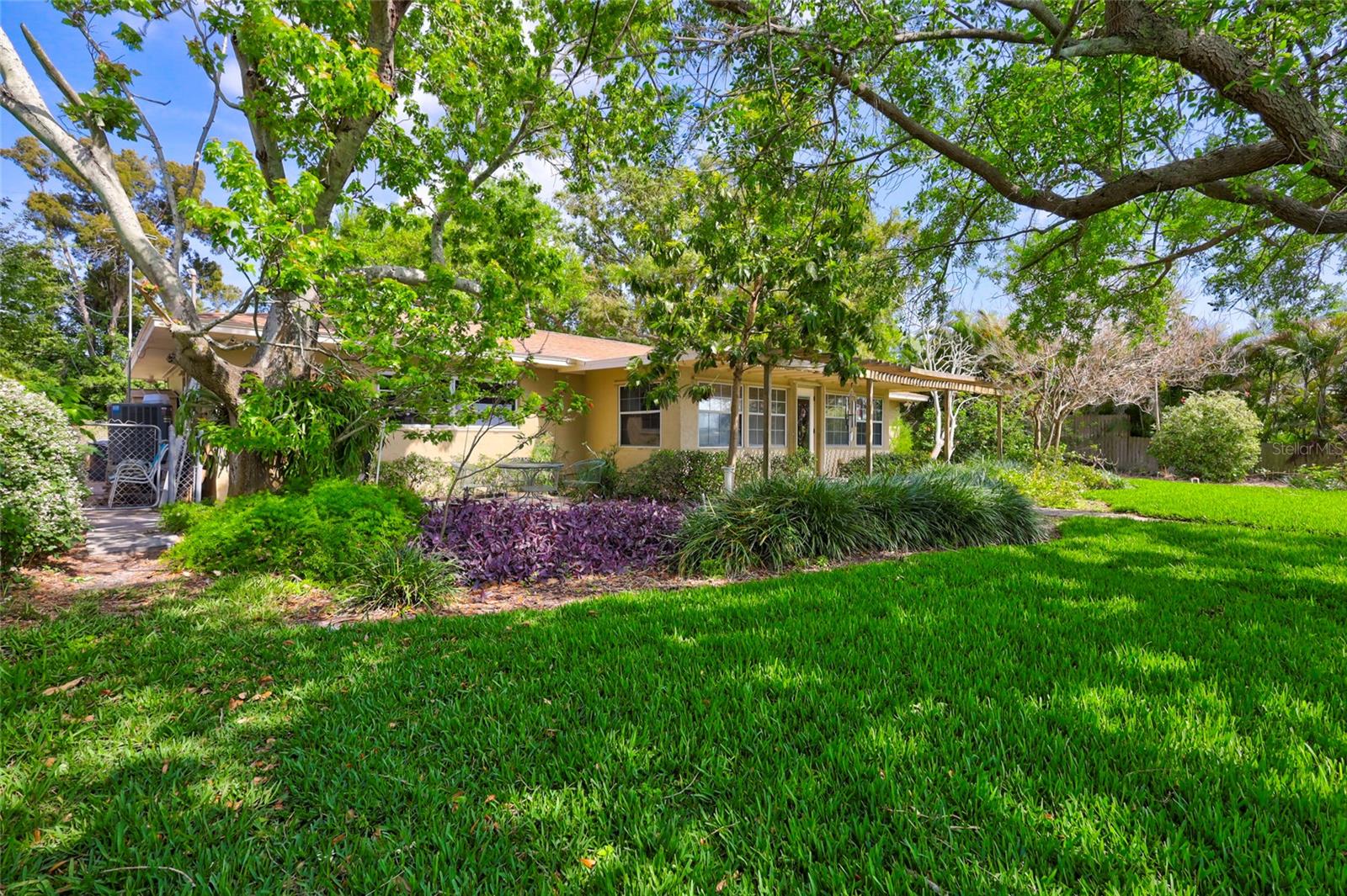 4029 POMPANO DR SE