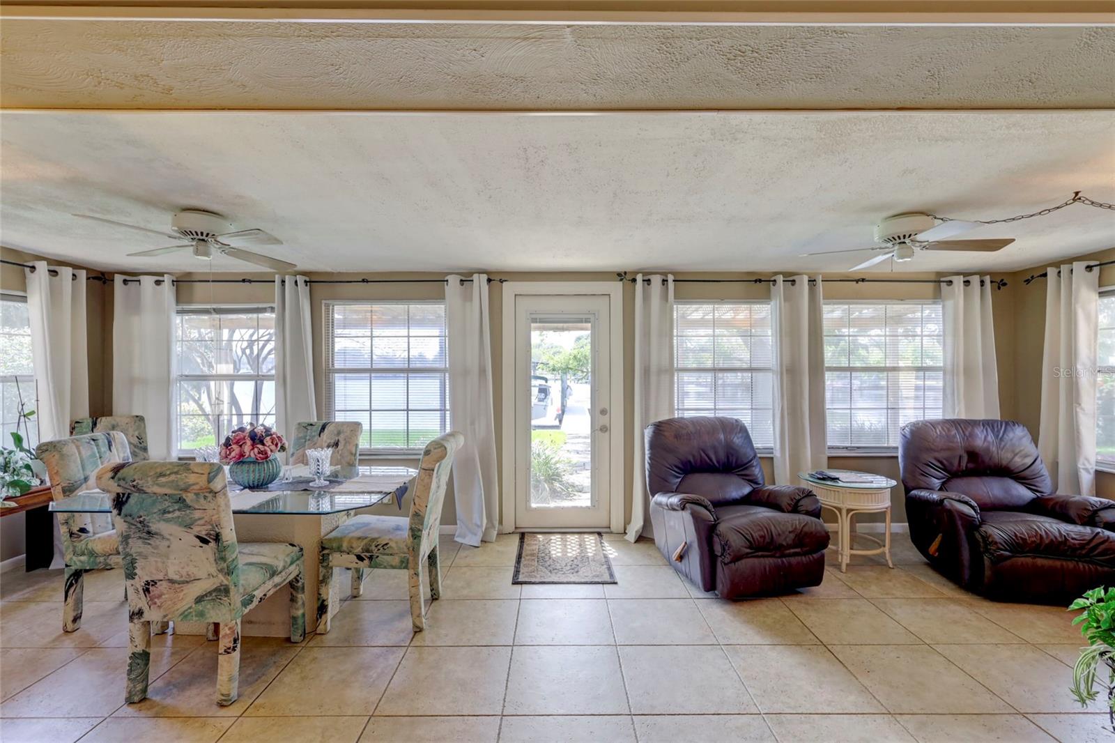 4029 POMPANO DR SE
