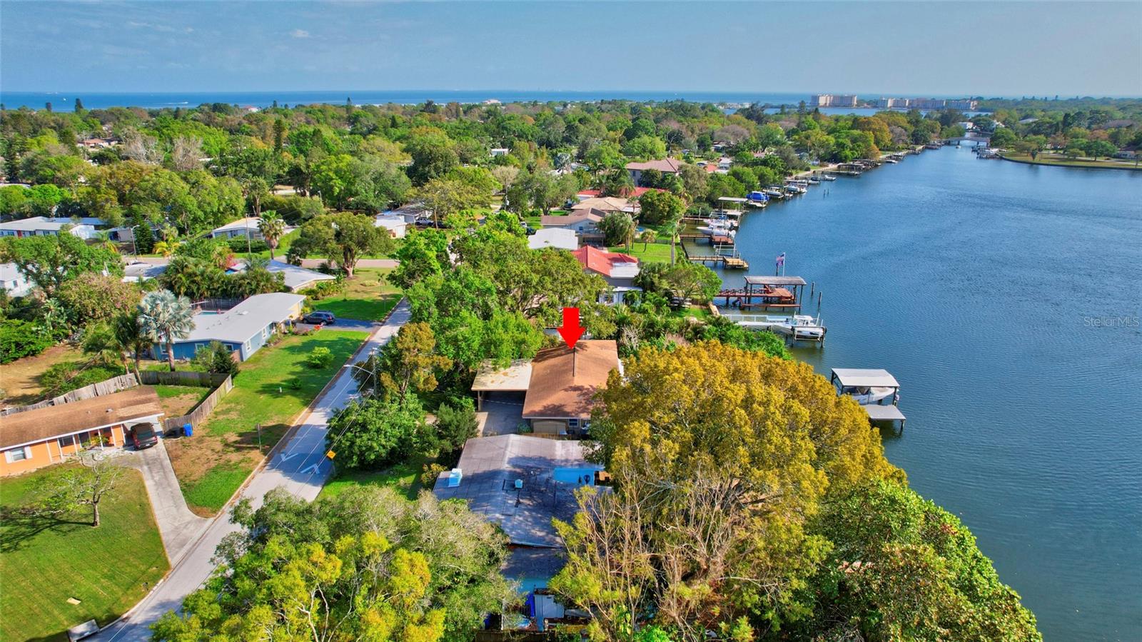 4029 POMPANO DR SE