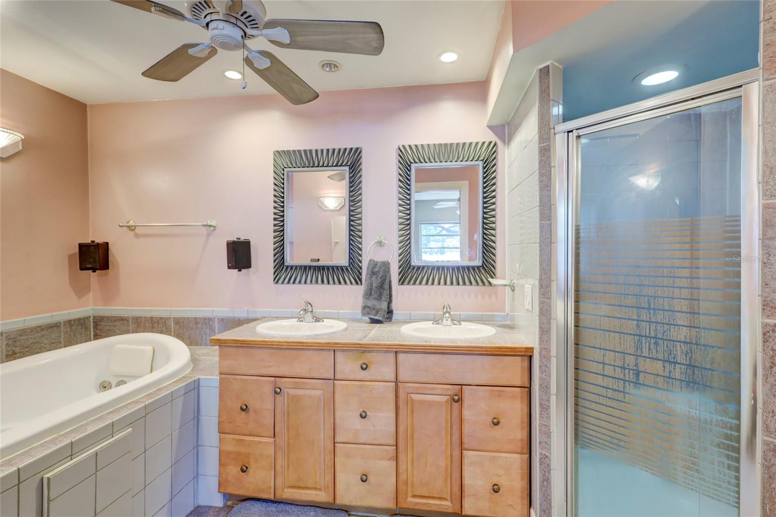 4029 POMPANO DR SE