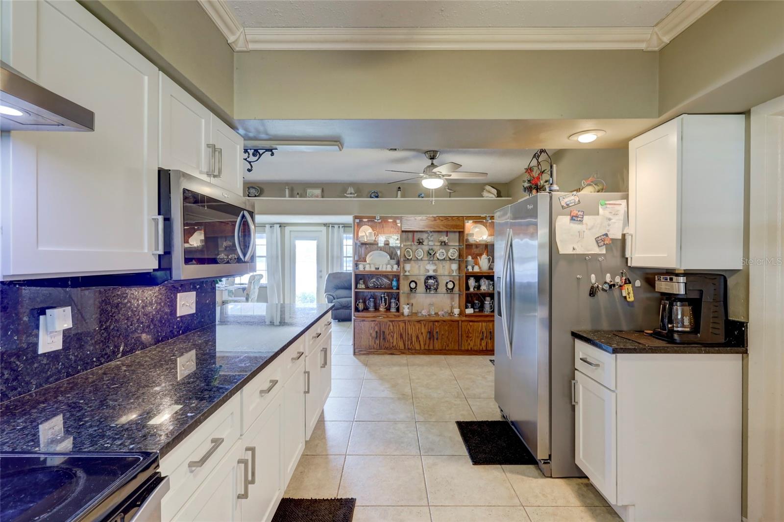 4029 POMPANO DR SE