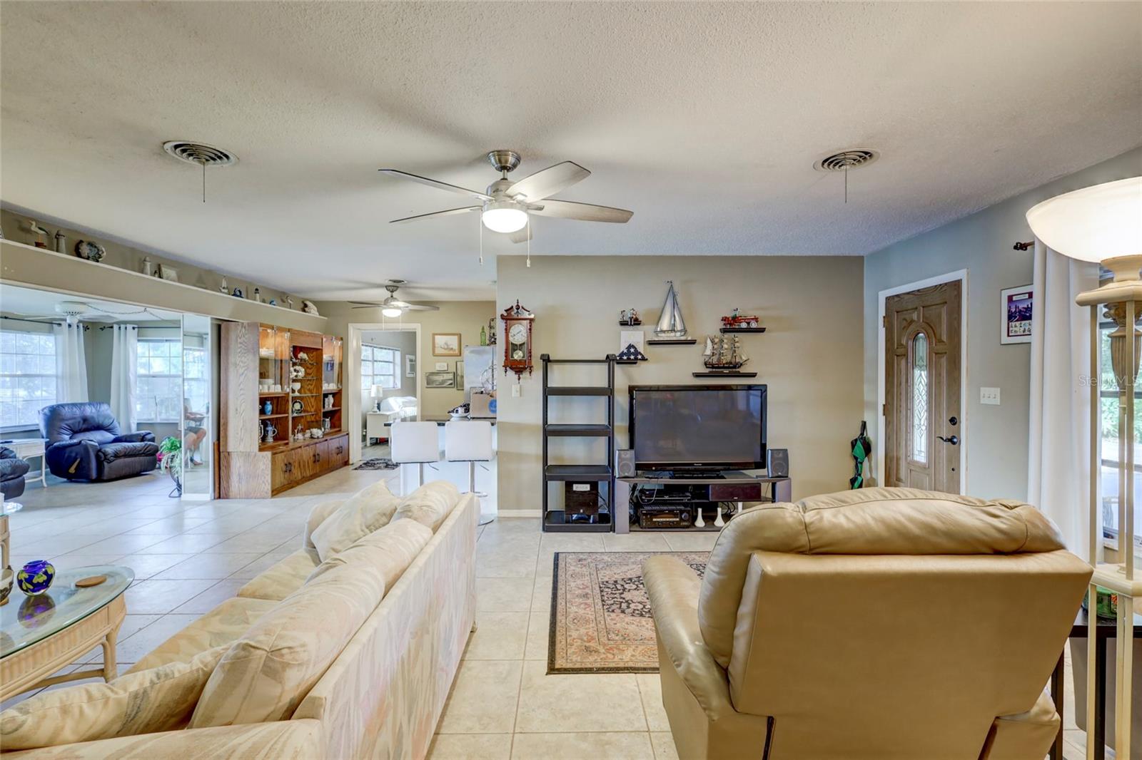 4029 POMPANO DR SE