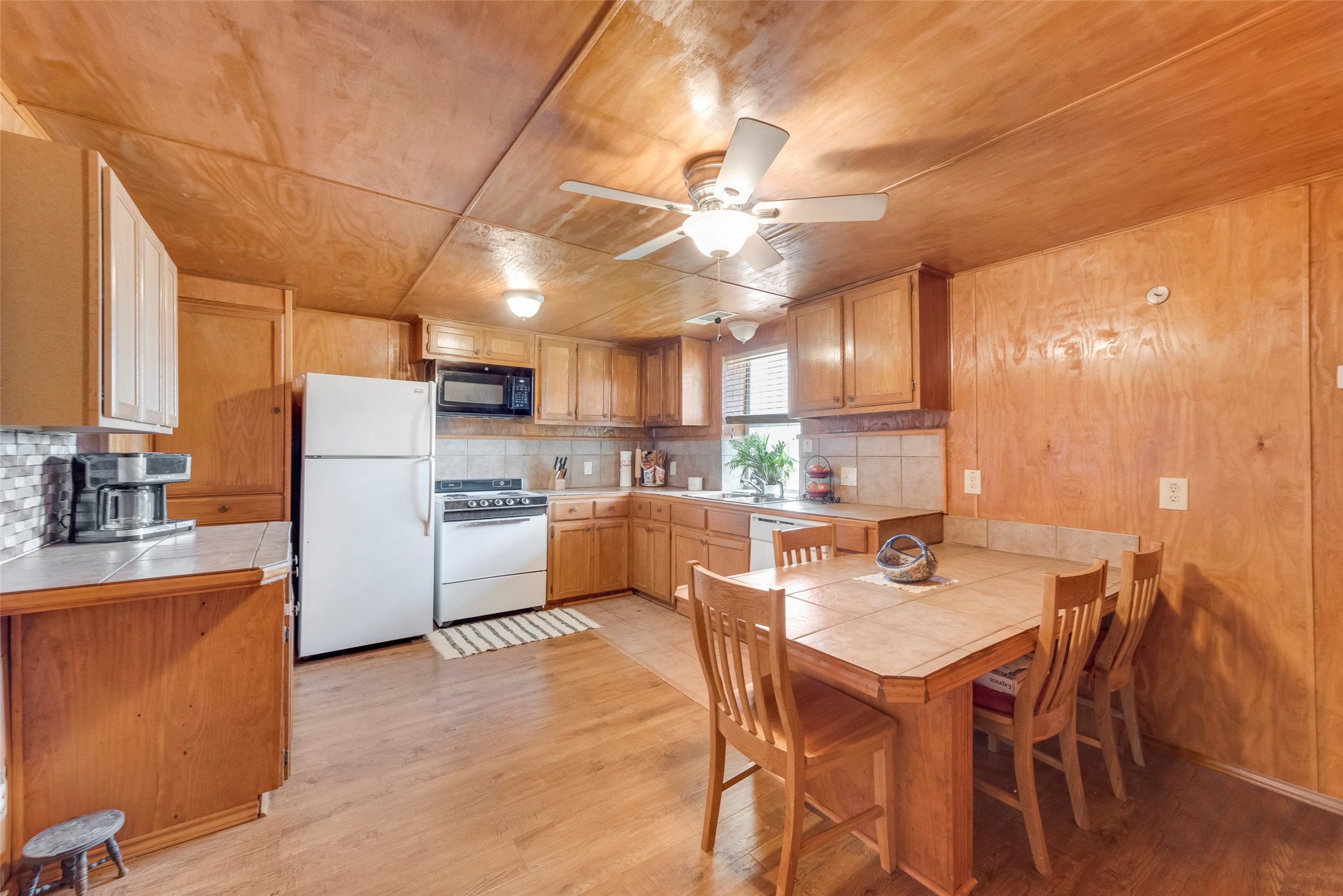 8636 ST HWY 31 W