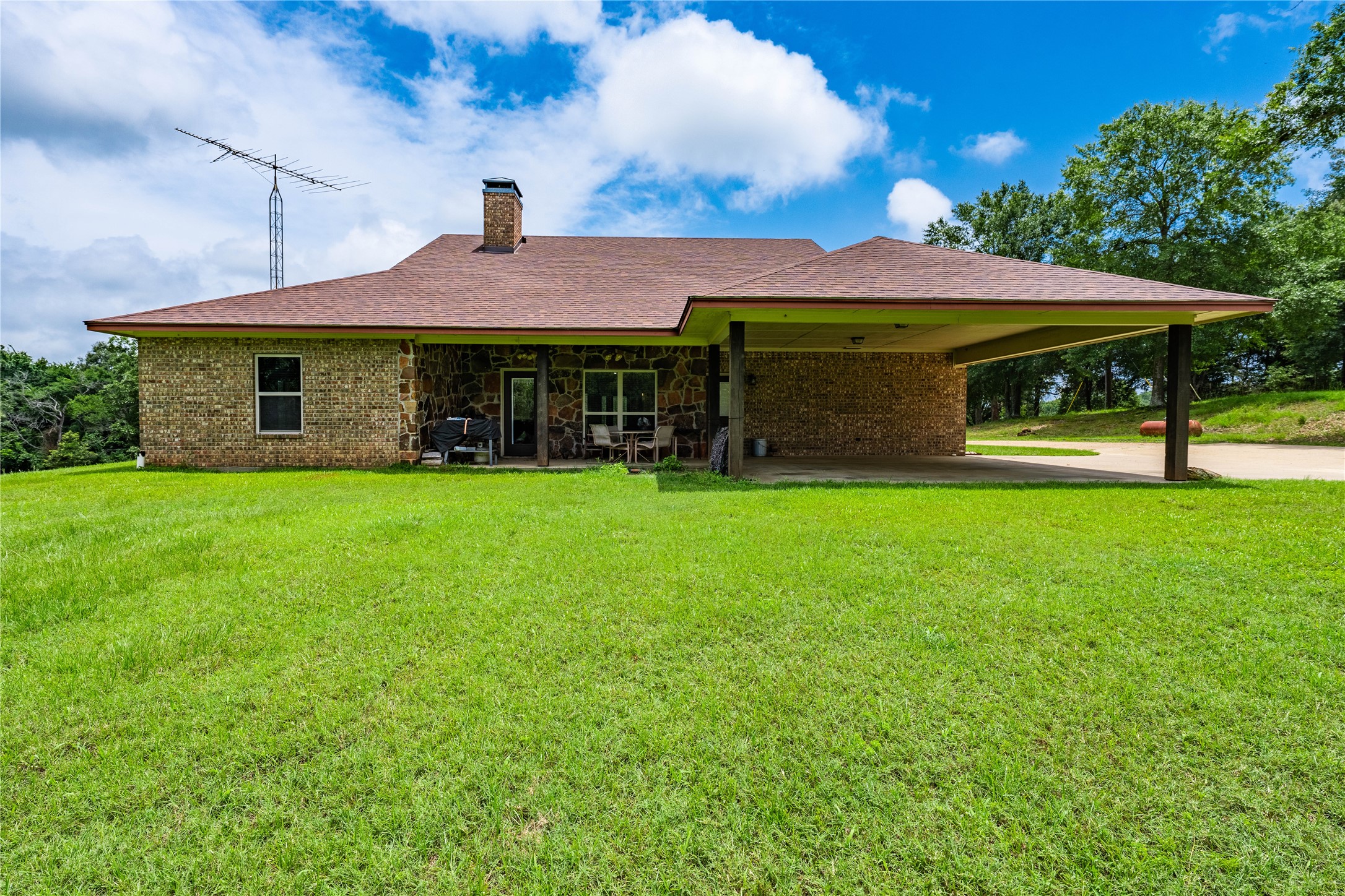 1730 County Road 1103