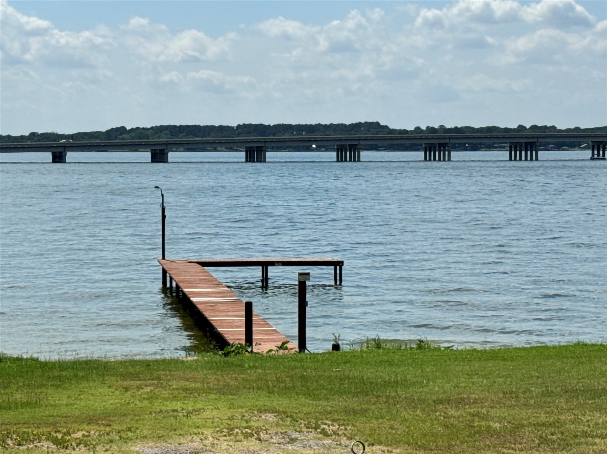 112 Oak Acres Drive E