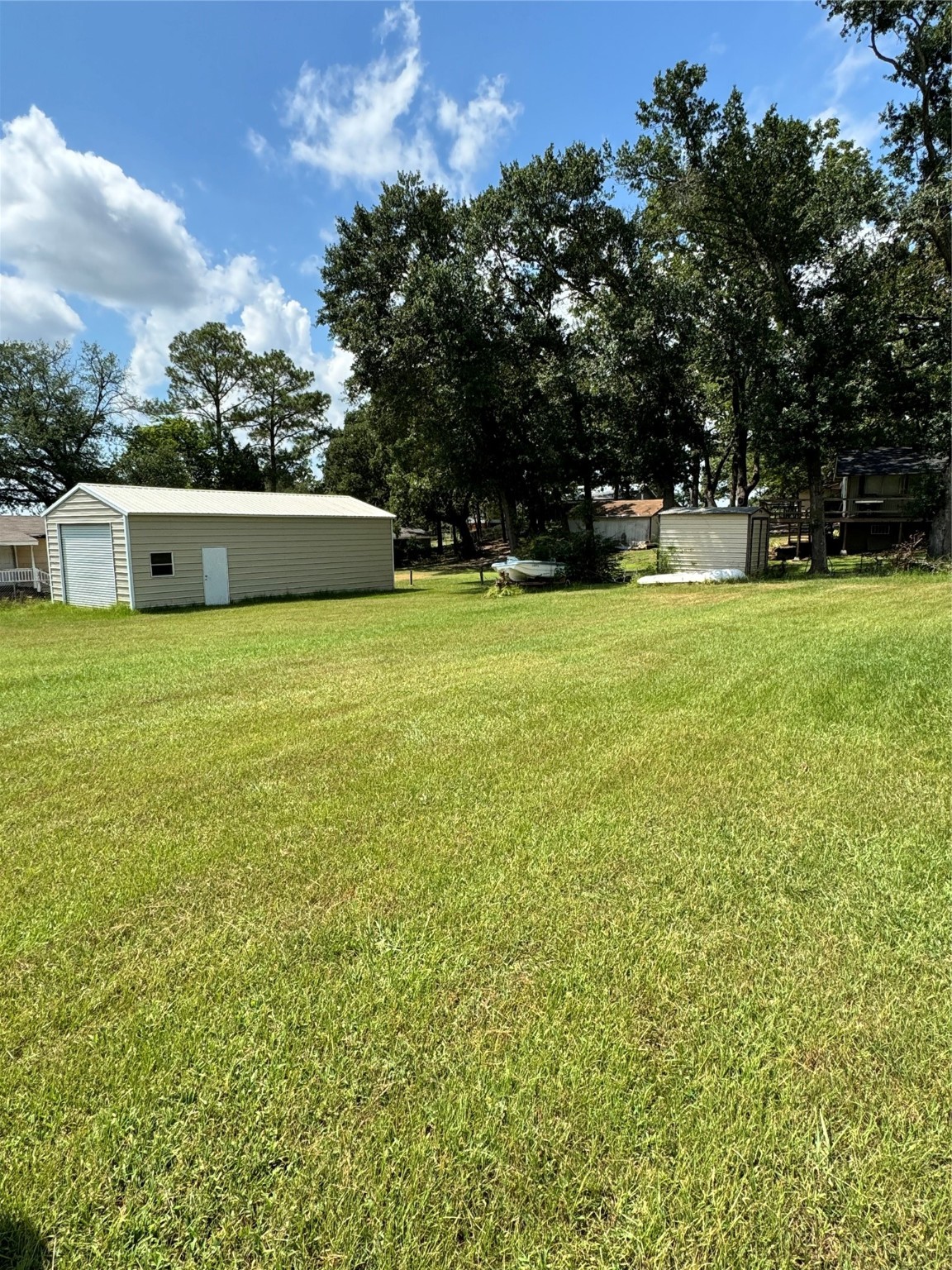 112 Oak Acres Drive E