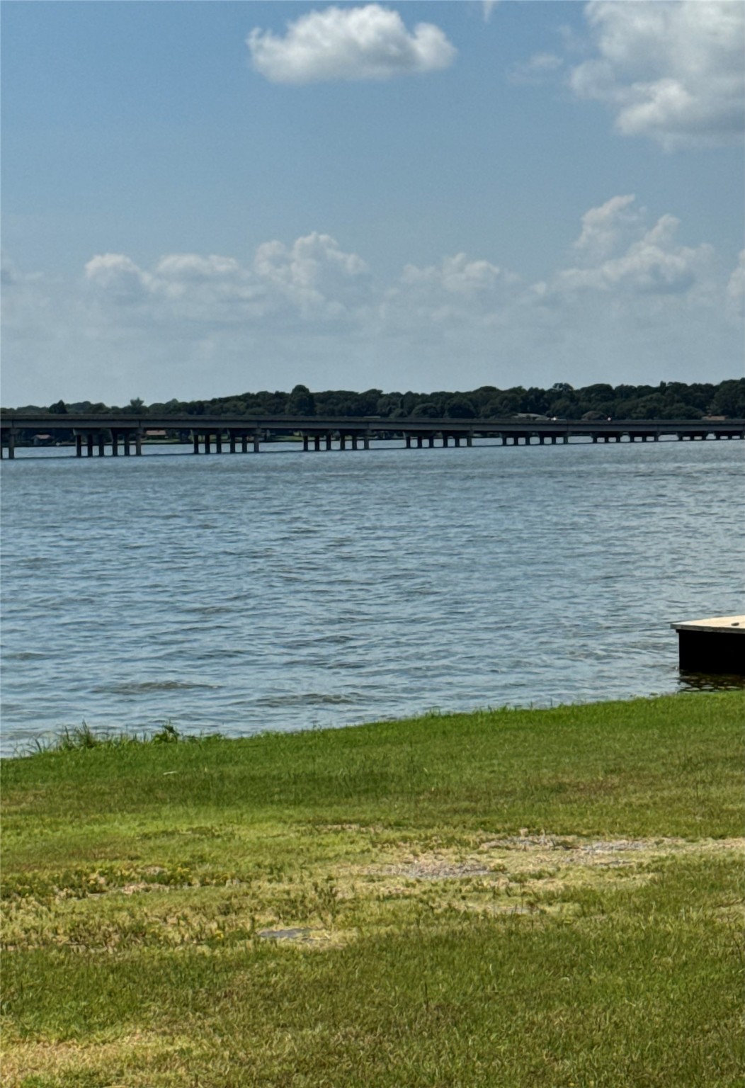 112 Oak Acres Drive E