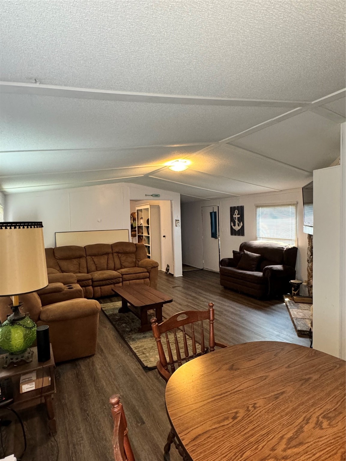 112 Oak Acres Drive E