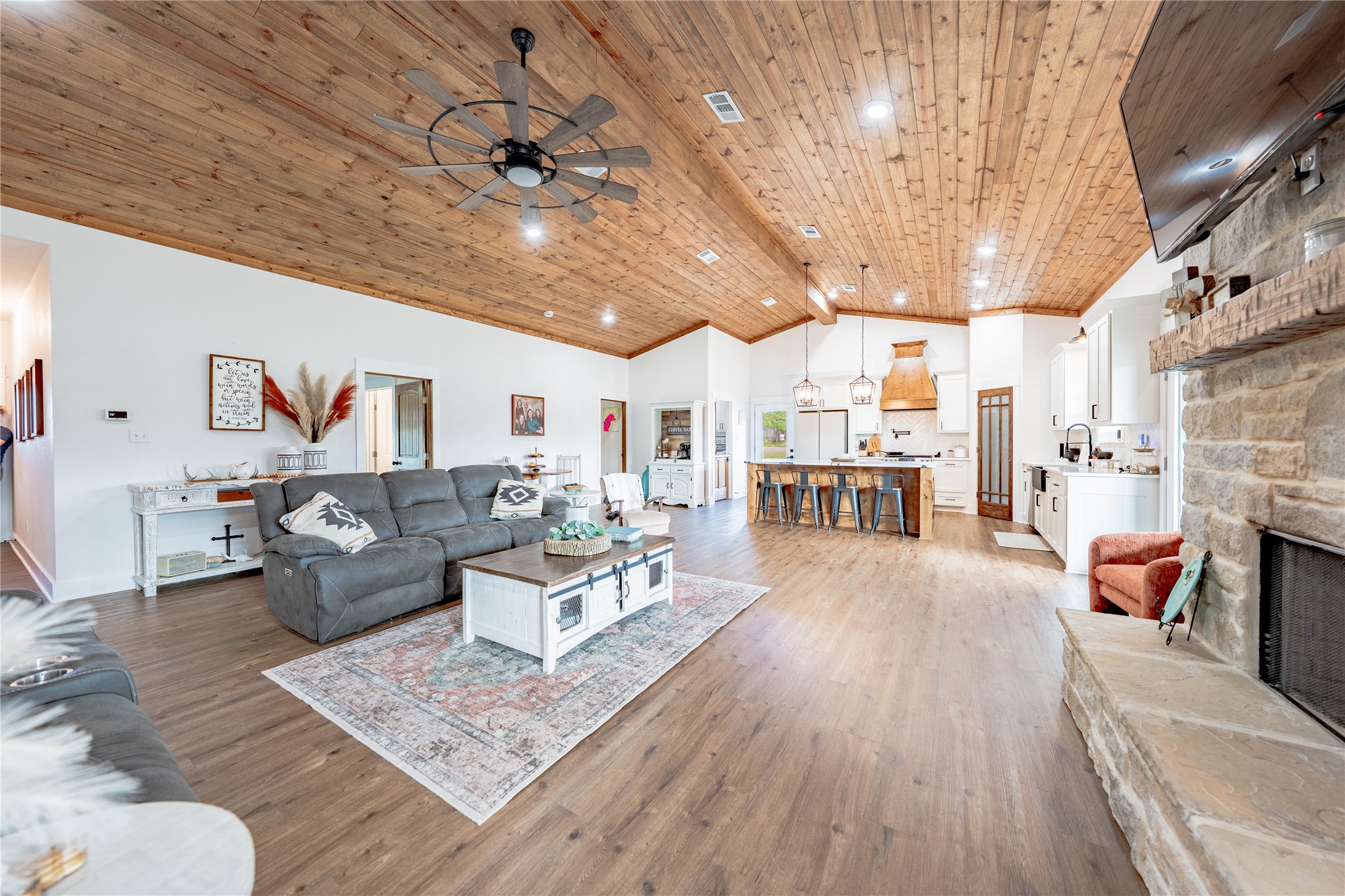 13085 County Road 1200