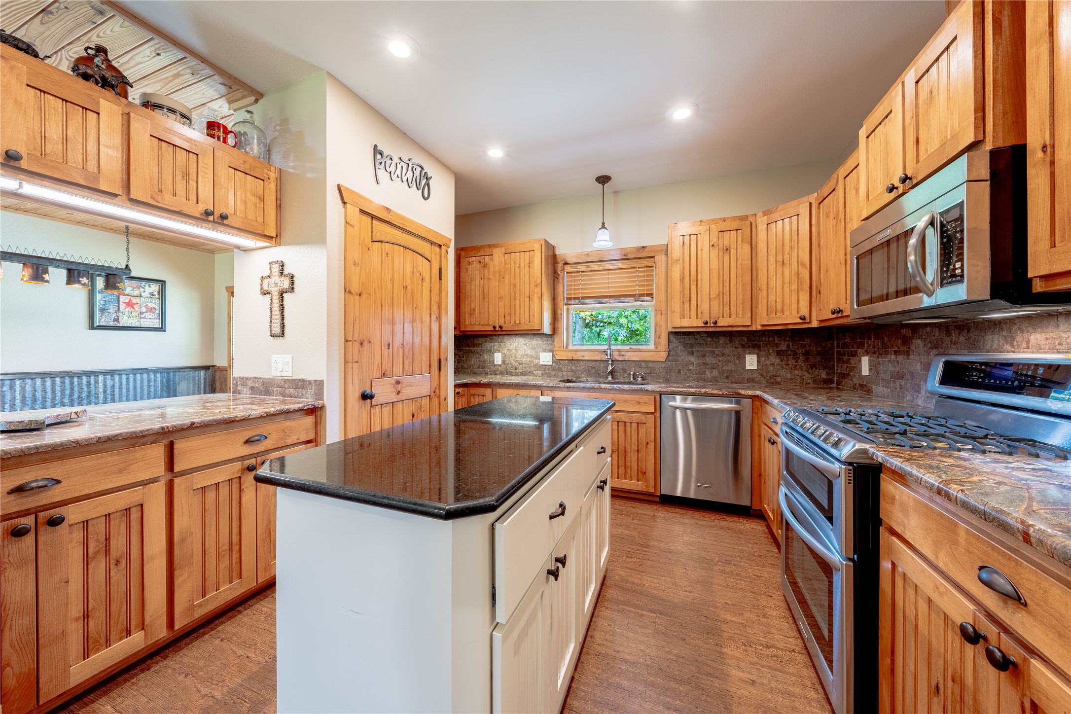 1730 County Road 1103