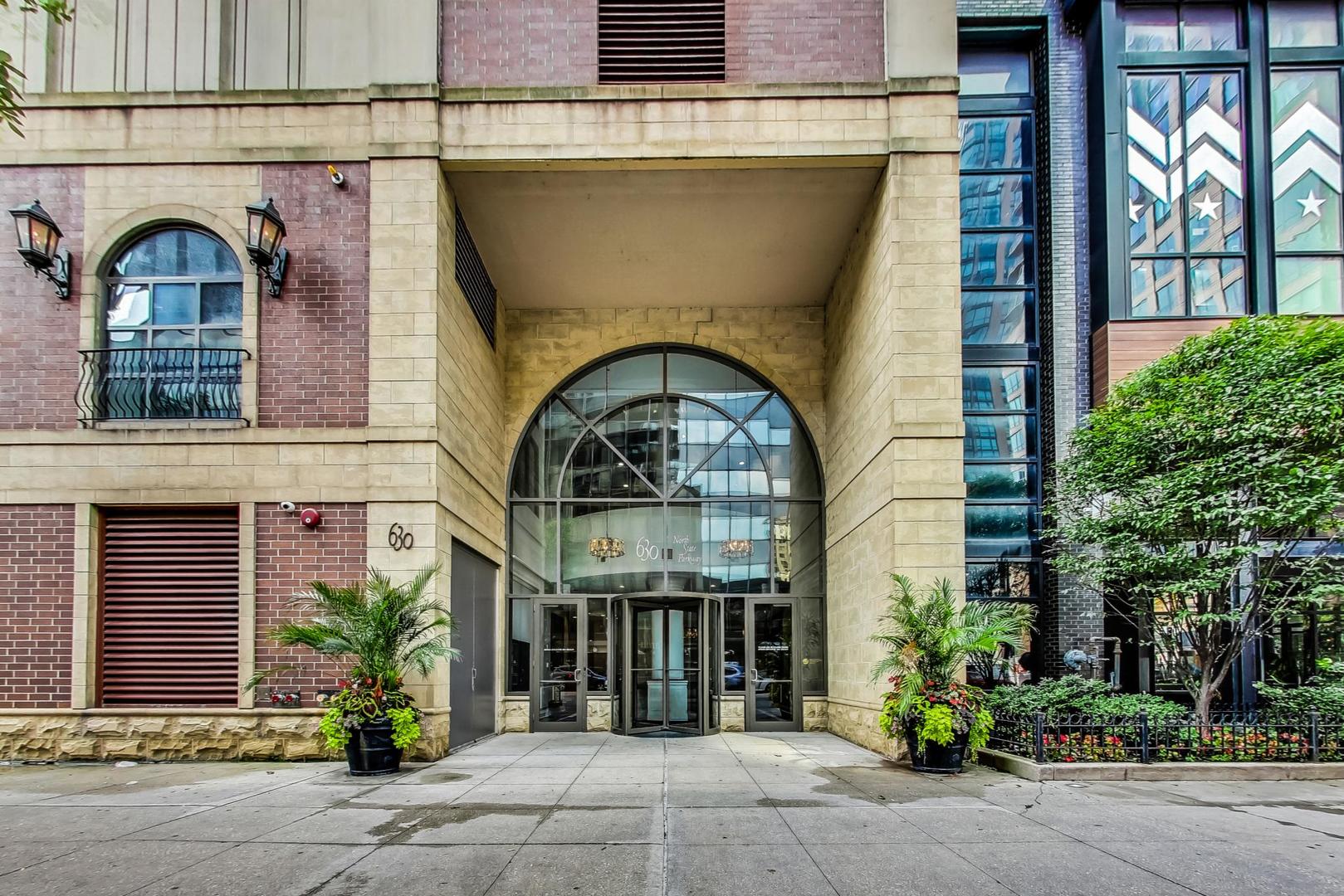 630 N STATE Street Unit: 2405
