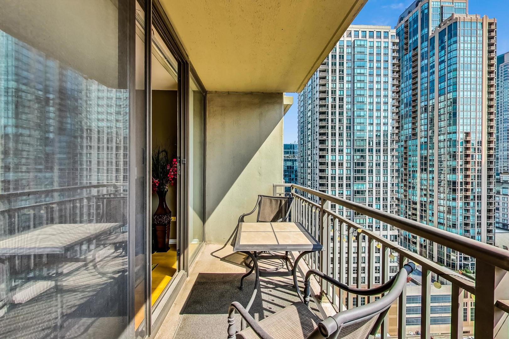 630 N STATE Street Unit: 2405