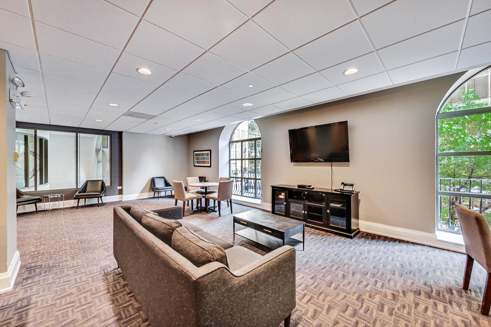 630 N STATE Street Unit: 2405