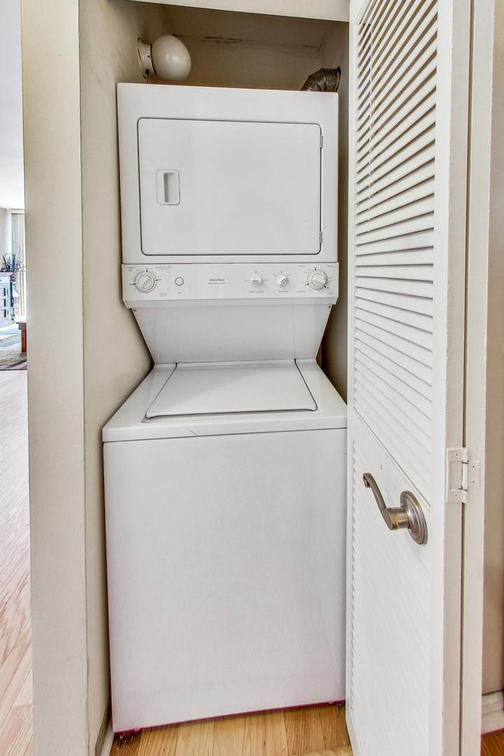 630 N STATE Street Unit: 2405