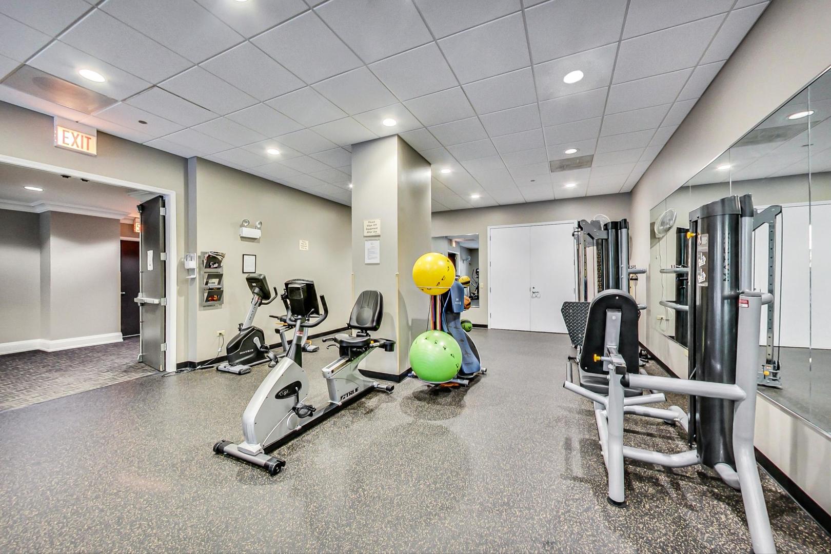 630 N STATE Street Unit: 2405