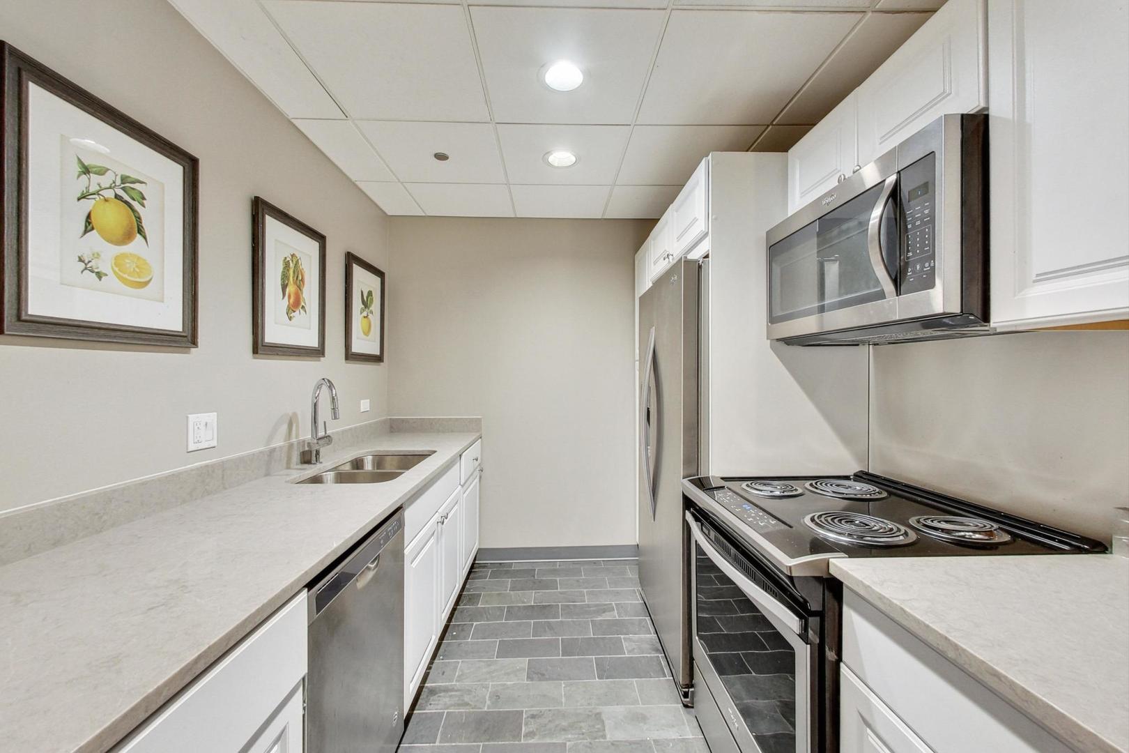 630 N STATE Street Unit: 2405