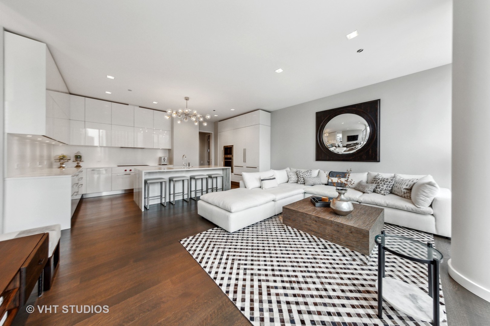 4 E Elm Street Unit: 15S