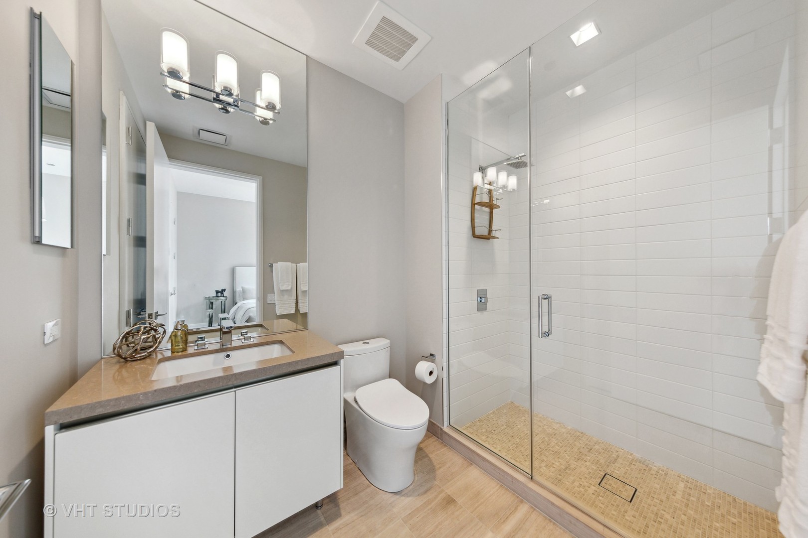 4 E Elm Street Unit: 15S