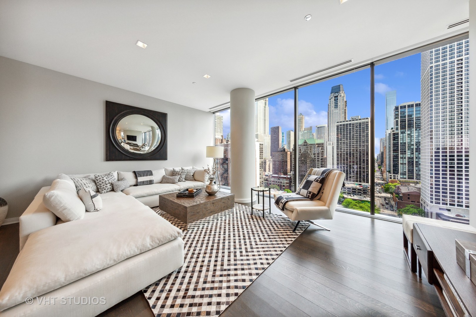 4 E Elm Street Unit: 15S