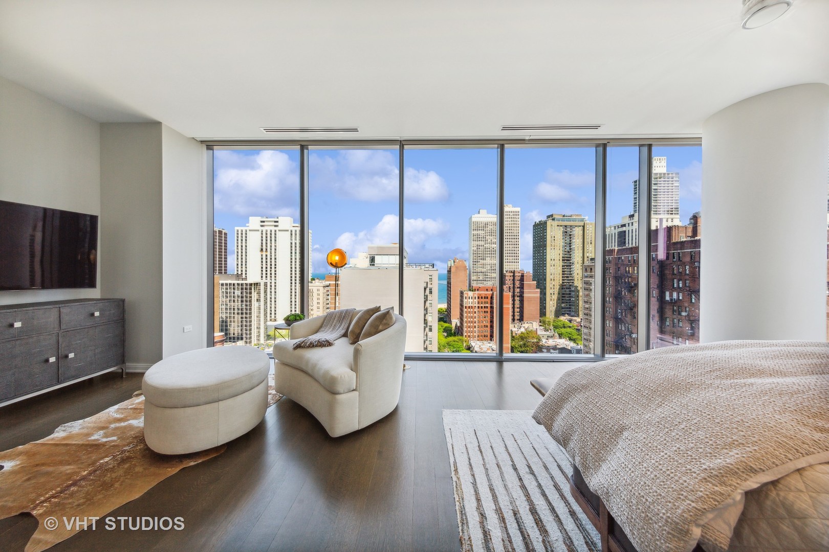 4 E Elm Street Unit: 15S