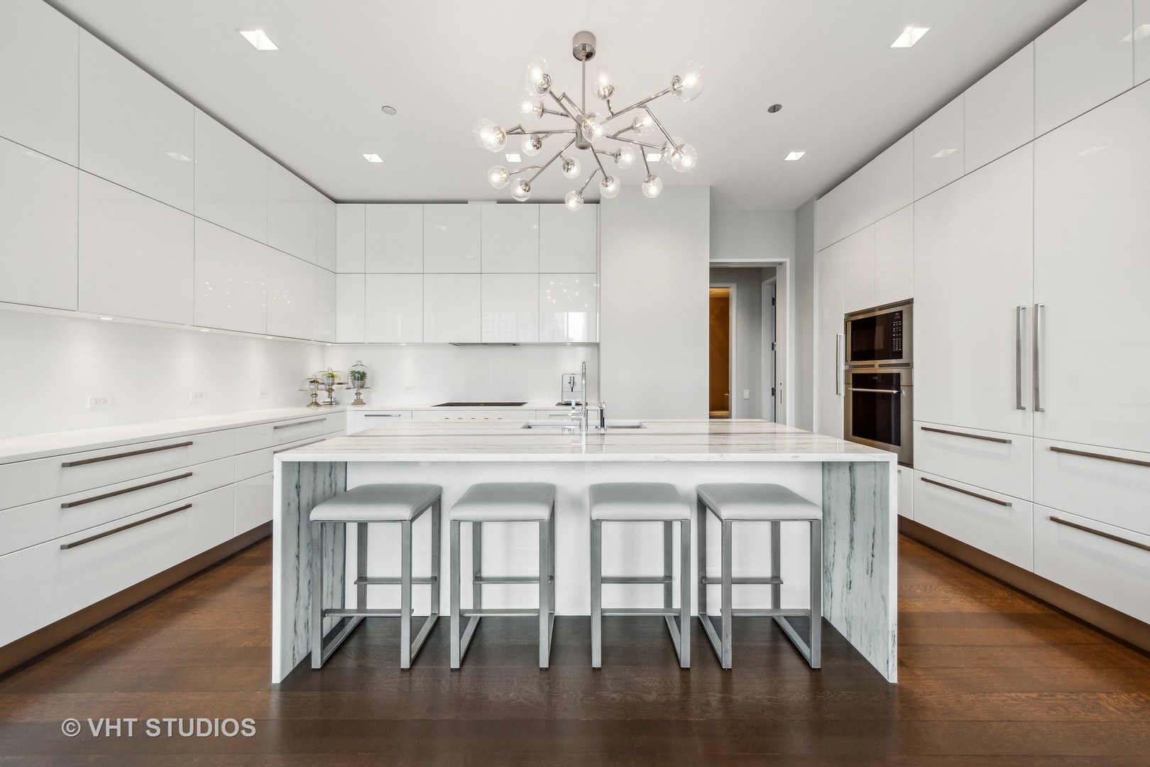 4 E Elm Street Unit: 15S