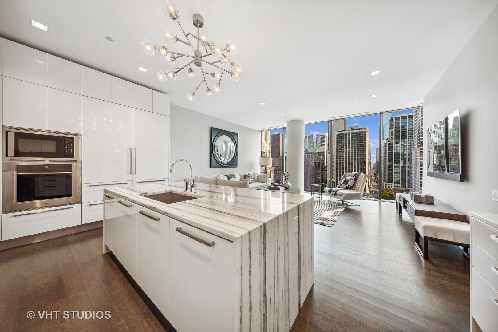 4 E Elm Street Unit: 15S