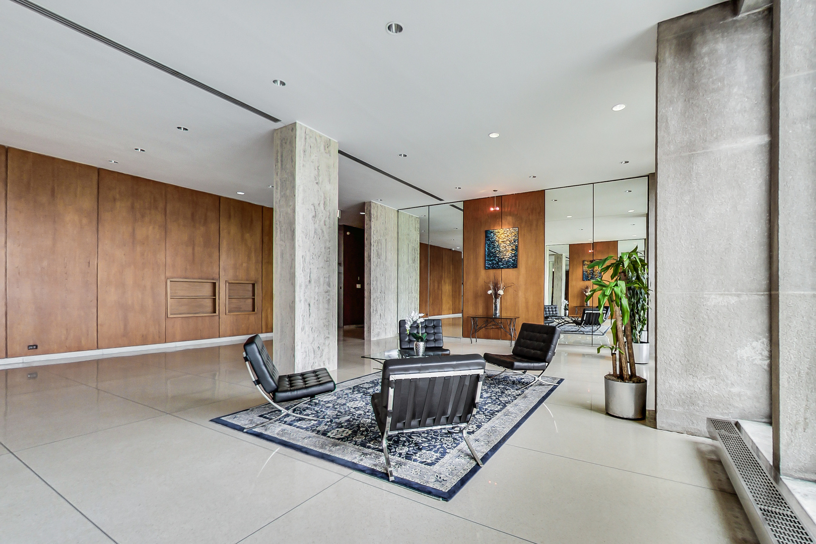 4800 S Chicago Beach Drive Unit: 805S