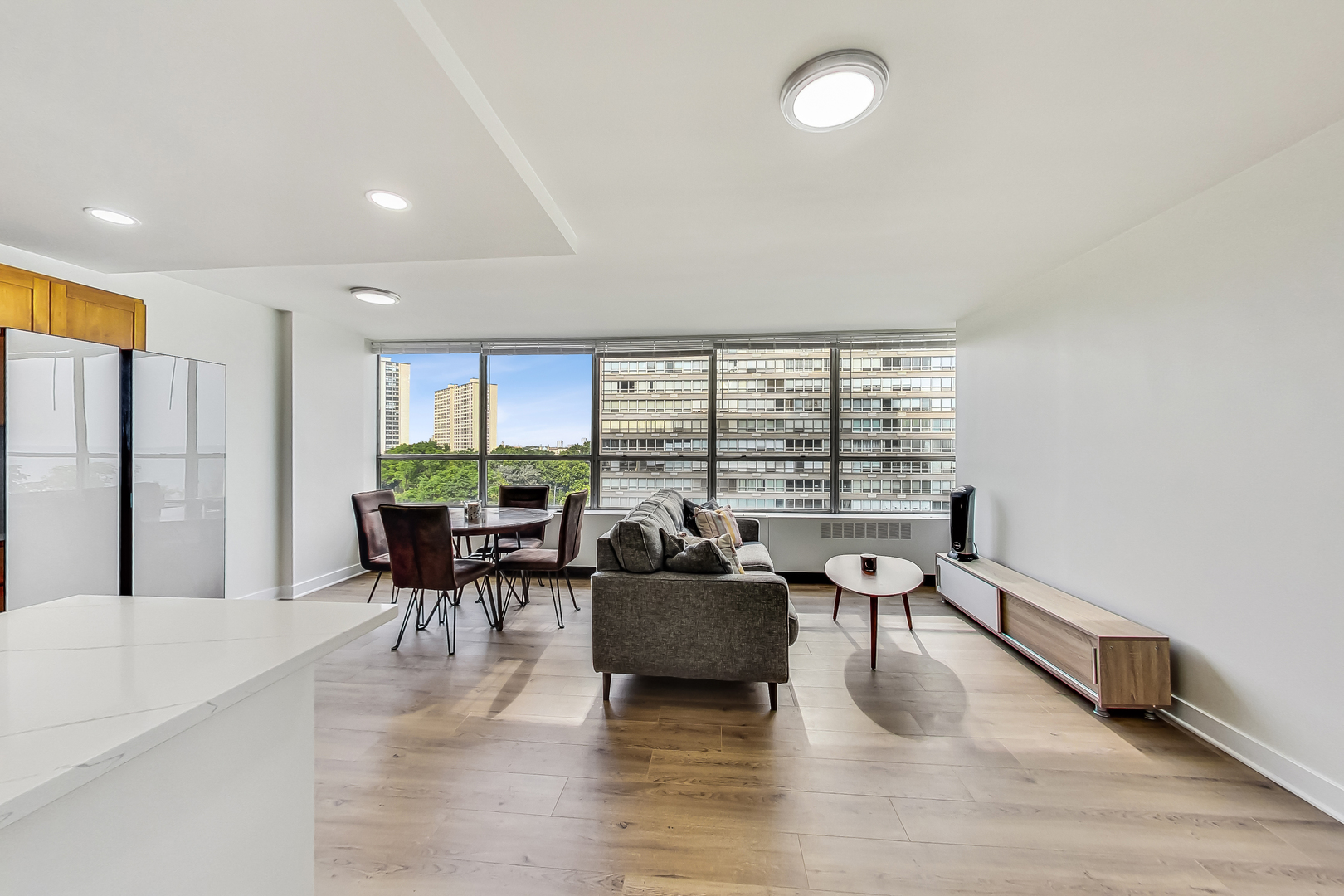 4800 S Chicago Beach Drive Unit: 805S