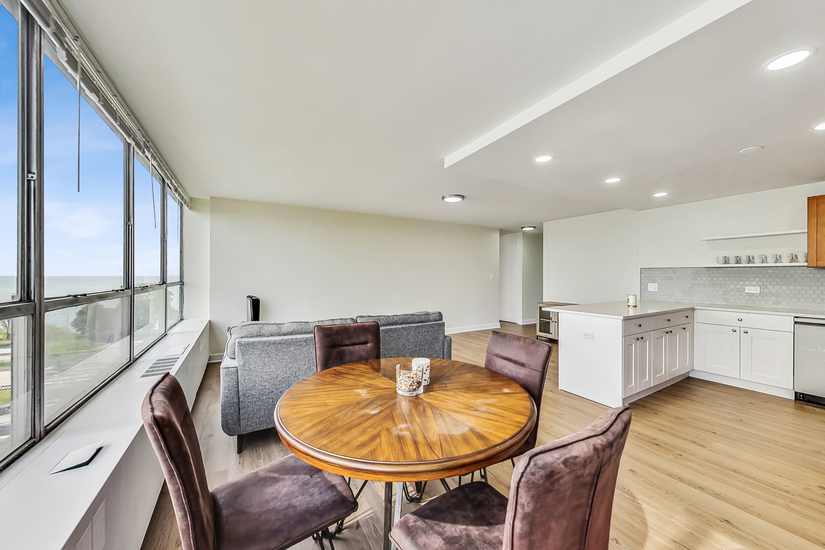 4800 S Chicago Beach Drive Unit: 805S