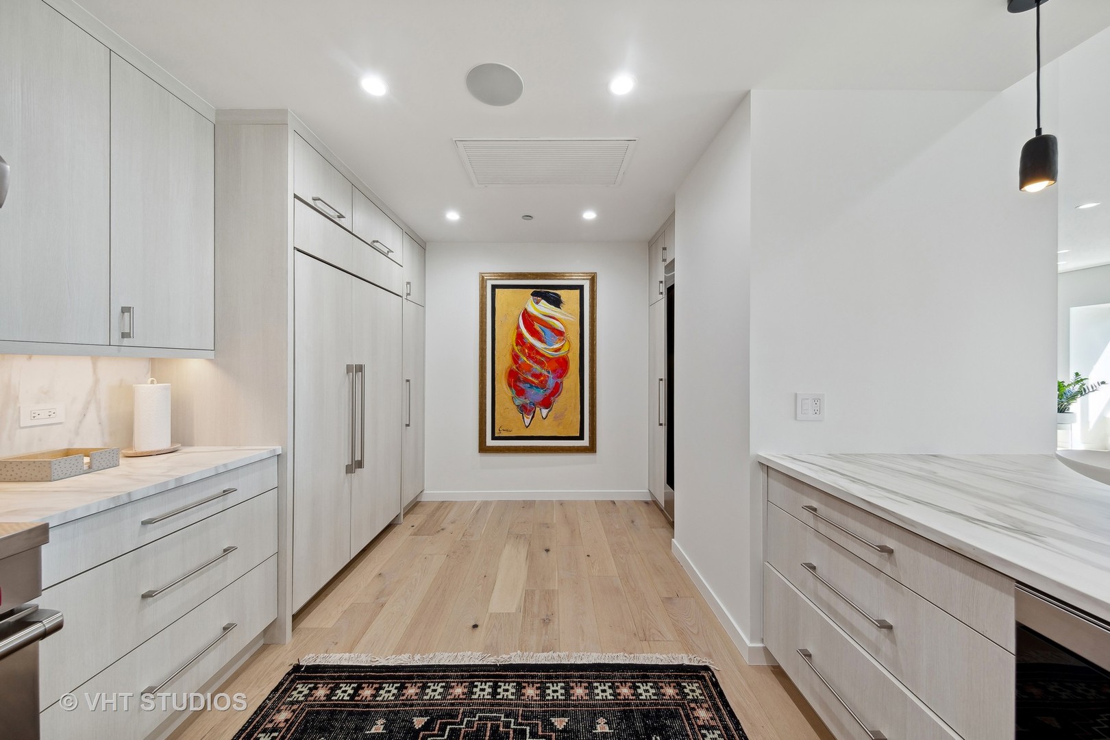 800 N MICHIGAN Avenue Unit: 2901