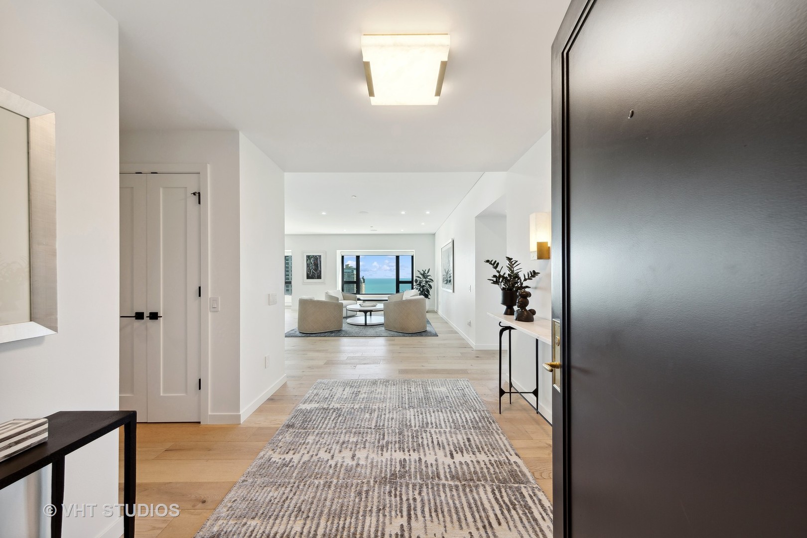 800 N MICHIGAN Avenue Unit: 2901