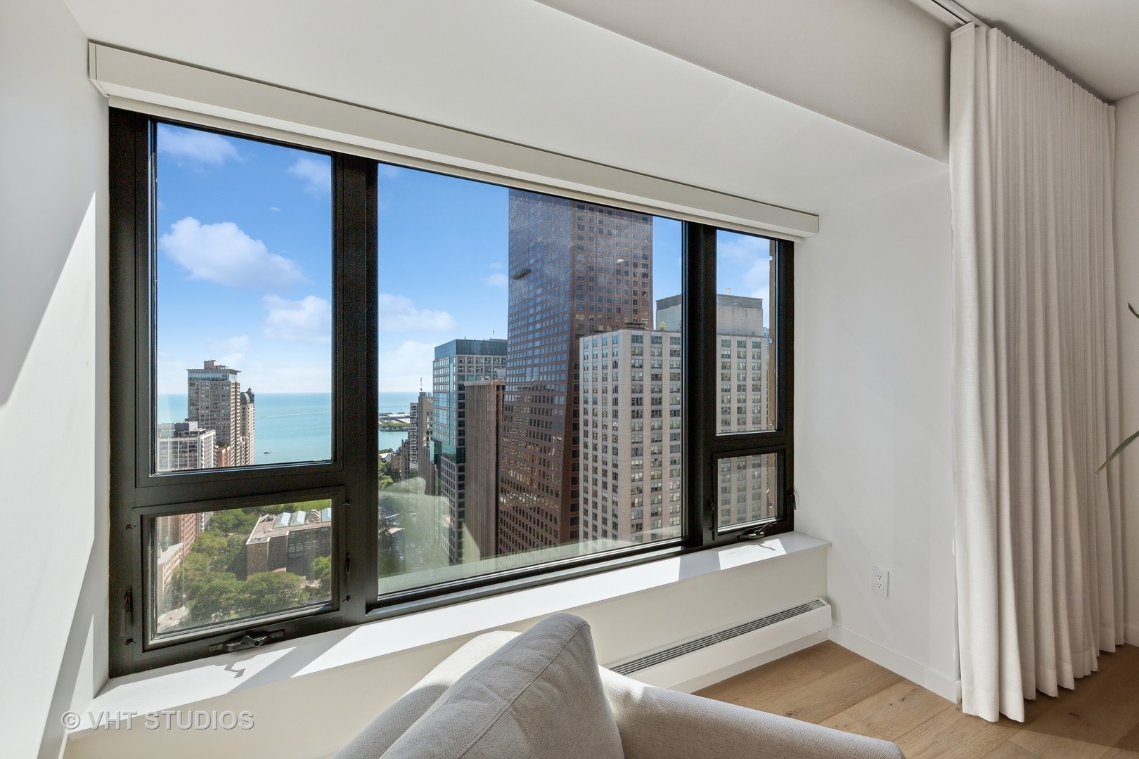 800 N MICHIGAN Avenue Unit: 2901