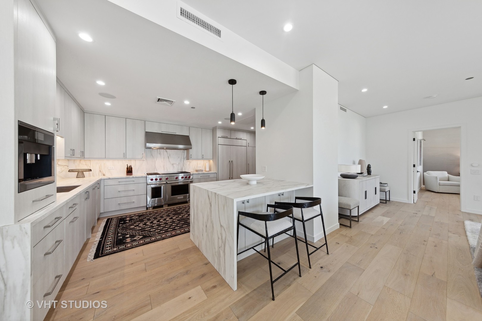 800 N MICHIGAN Avenue Unit: 2901