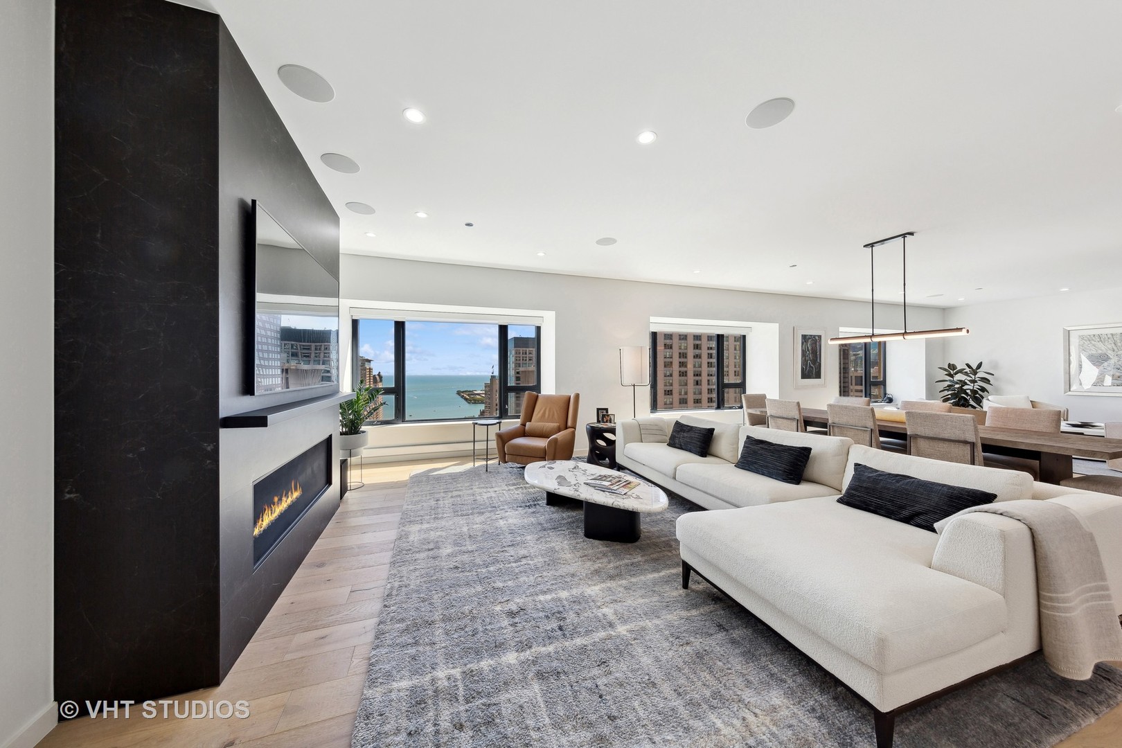 800 N MICHIGAN Avenue Unit: 2901