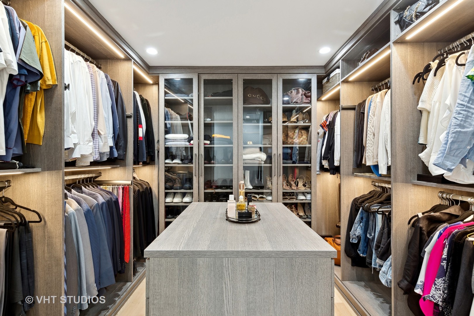 800 N MICHIGAN Avenue Unit: 2901