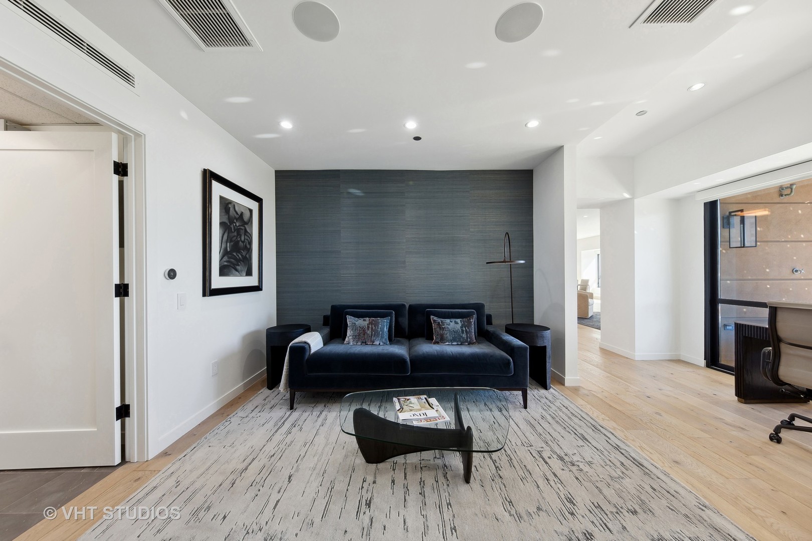 800 N MICHIGAN Avenue Unit: 2901