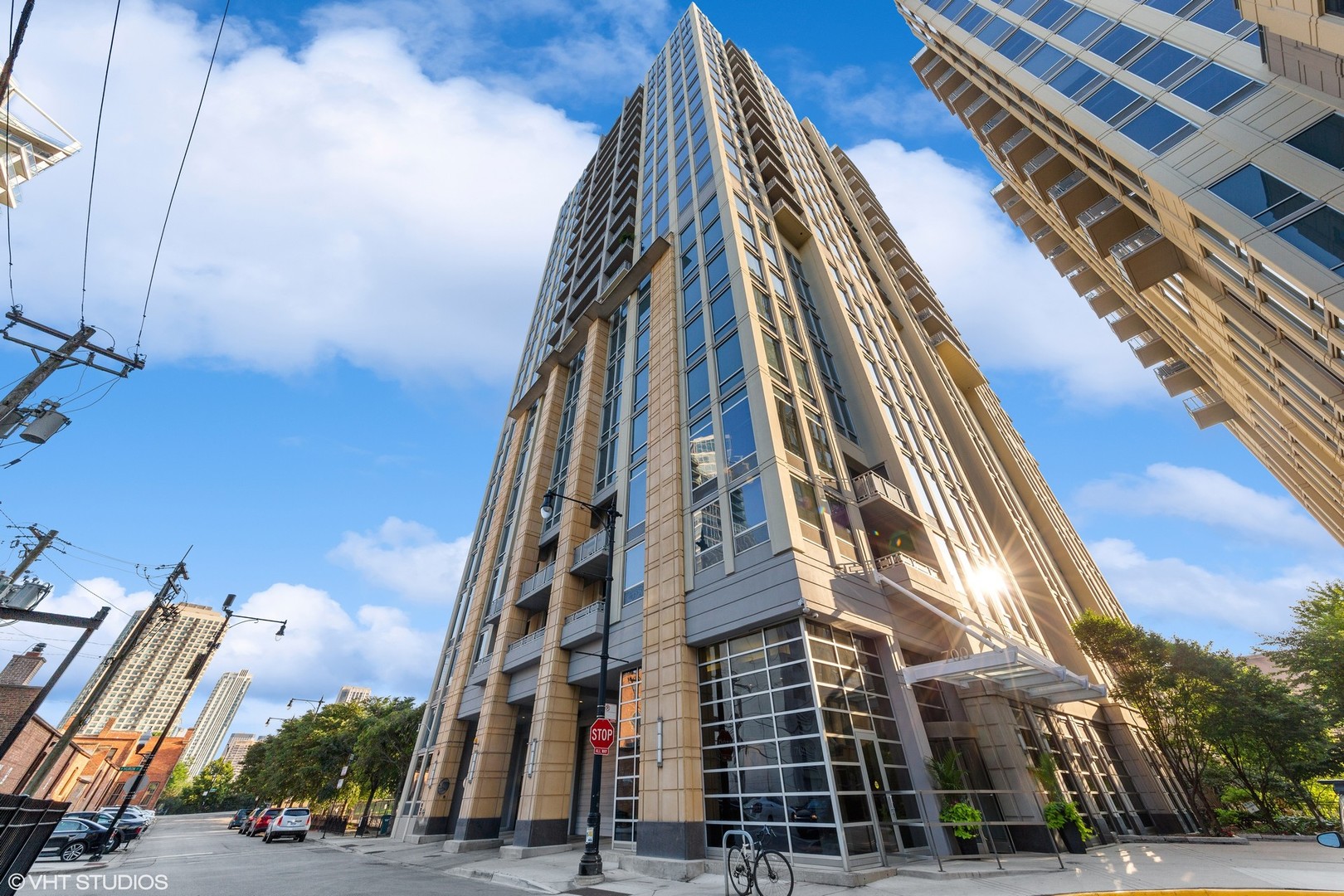 700 N LARRABEE Street Unit: 1311