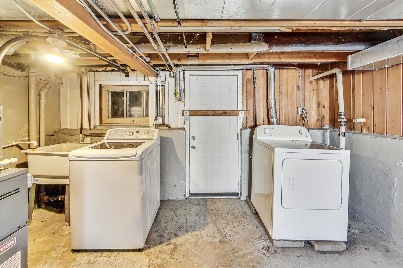 4931 W Melrose Street